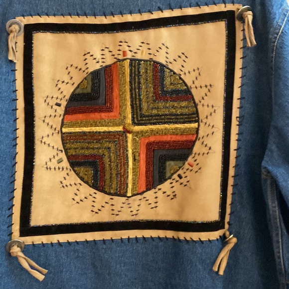 ultimate Philadelphia, PA Jackets & Blazers - SOLD ❣️ Intricate Tribal Pattern Jean Jacket Sz XL